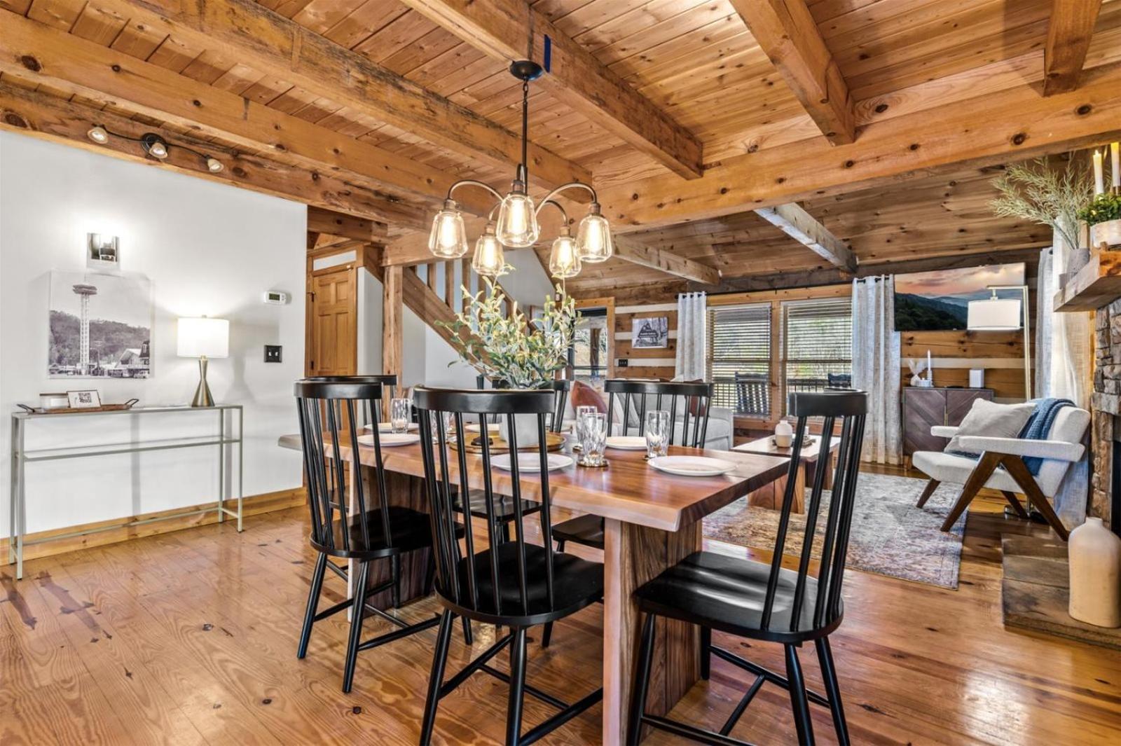 Hidden Star Hideaway-Blackberry Farm-Smoky Mtn Nat Park-Hot Tub- Fire Pit- Fenced Yard- Pet Friendly Walland 외부 사진