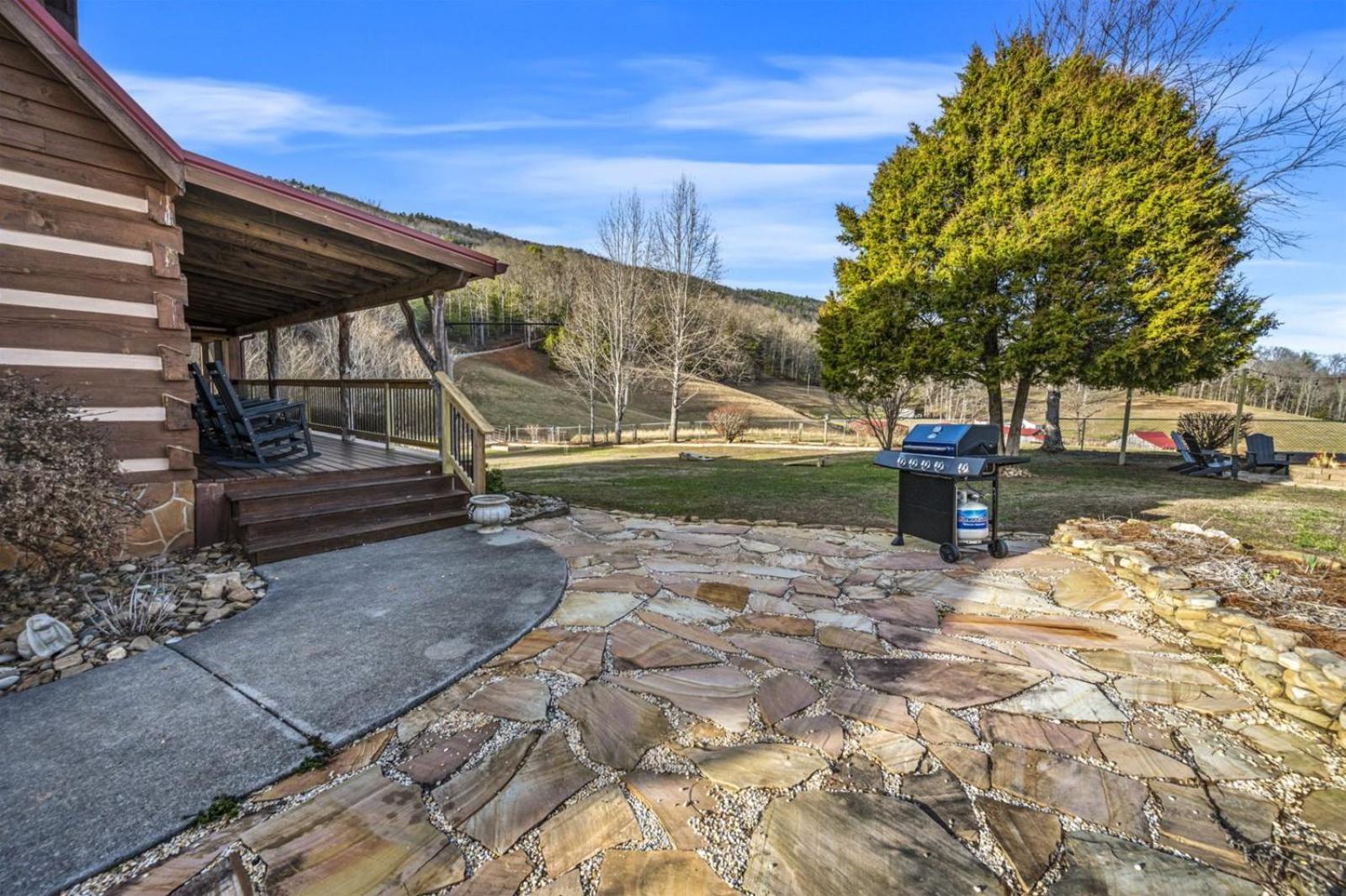 Hidden Star Hideaway-Blackberry Farm-Smoky Mtn Nat Park-Hot Tub- Fire Pit- Fenced Yard- Pet Friendly Walland 외부 사진