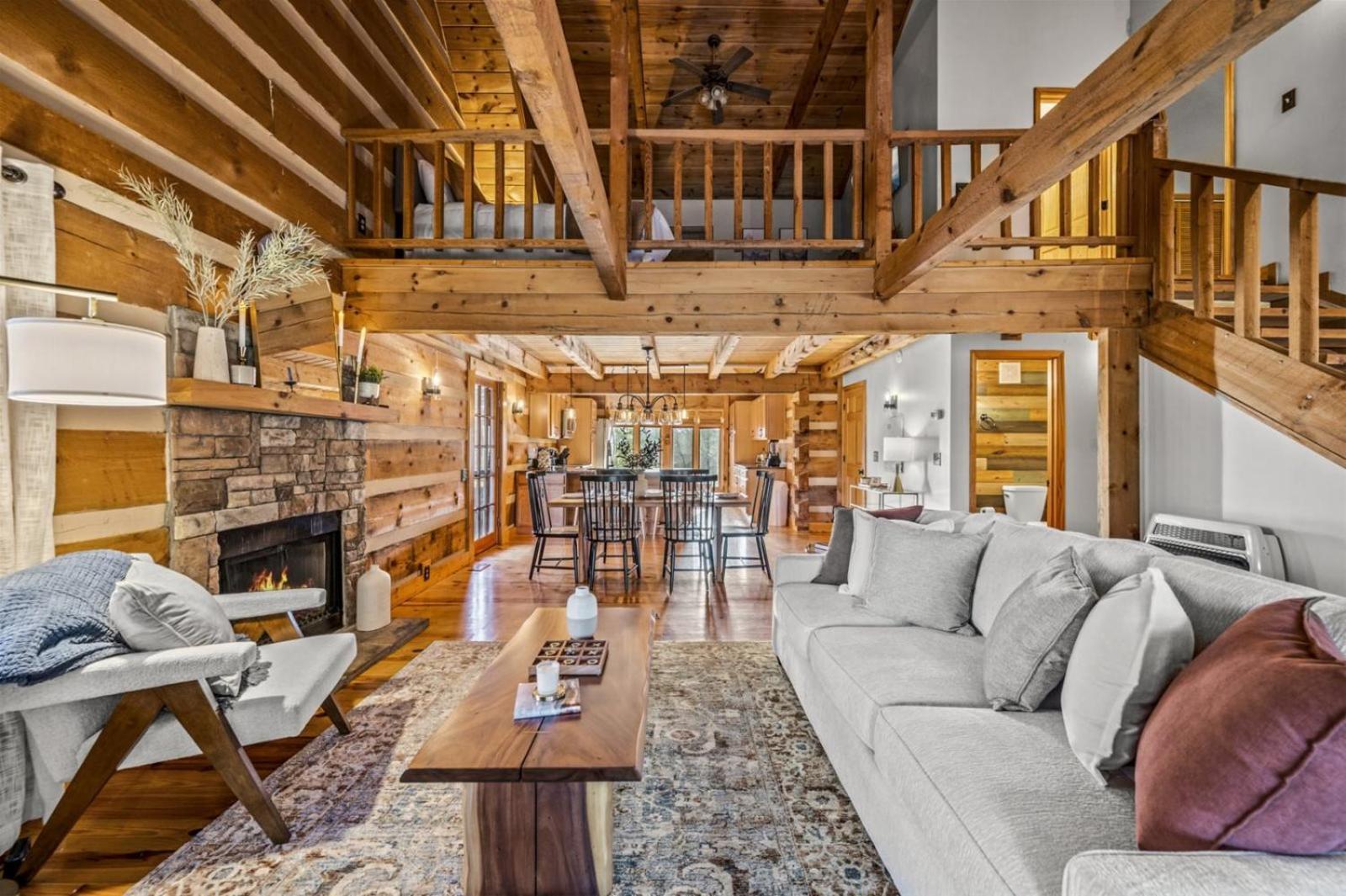 Hidden Star Hideaway-Blackberry Farm-Smoky Mtn Nat Park-Hot Tub- Fire Pit- Fenced Yard- Pet Friendly Walland 외부 사진