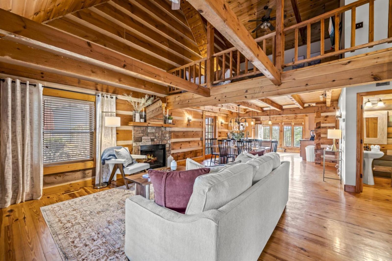 Hidden Star Hideaway-Blackberry Farm-Smoky Mtn Nat Park-Hot Tub- Fire Pit- Fenced Yard- Pet Friendly Walland 외부 사진