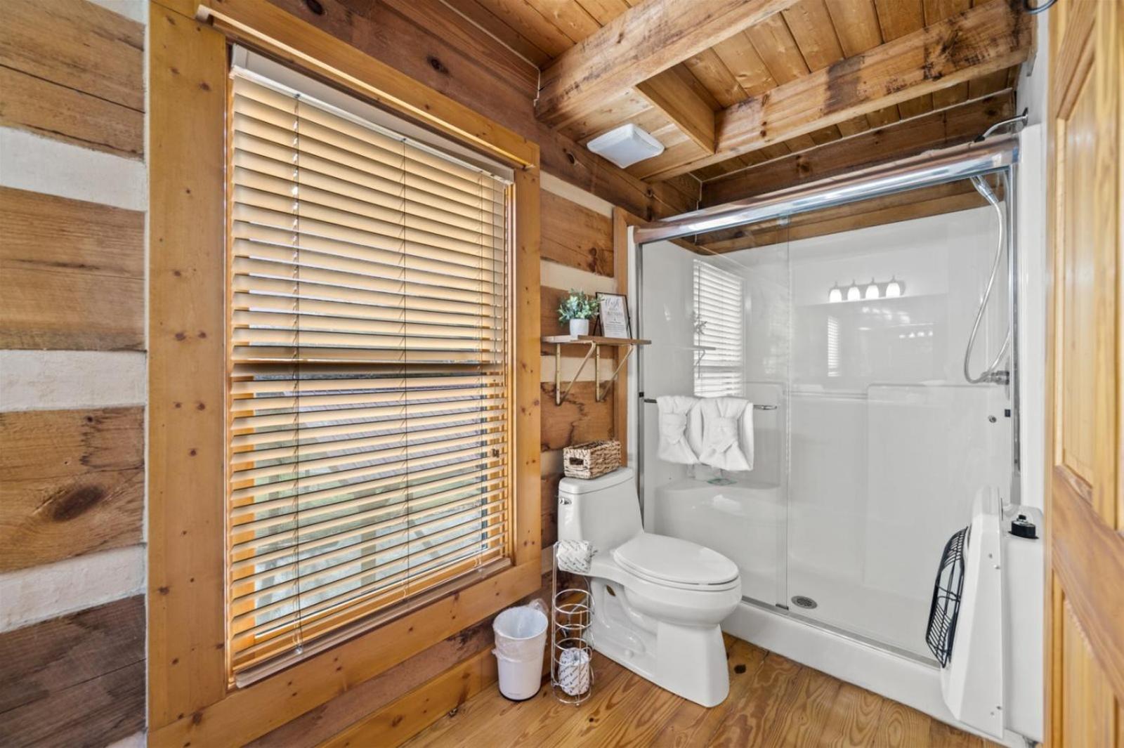 Hidden Star Hideaway-Blackberry Farm-Smoky Mtn Nat Park-Hot Tub- Fire Pit- Fenced Yard- Pet Friendly Walland 외부 사진