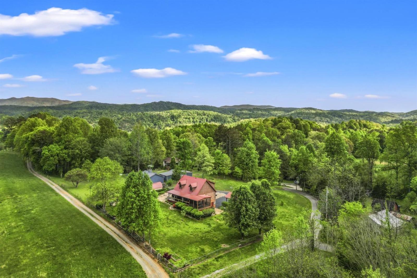 Hidden Star Hideaway-Blackberry Farm-Smoky Mtn Nat Park-Hot Tub- Fire Pit- Fenced Yard- Pet Friendly Walland 외부 사진